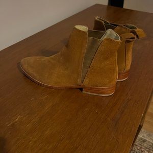 Nisolo suede ankle boots, size 7